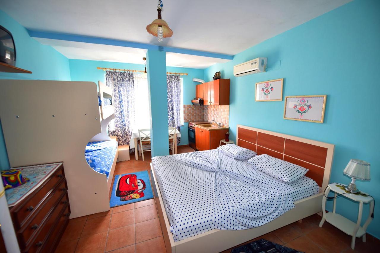 Lovely Apartment W/ Ac + Bath. + Kitchen + Parking And Garden Shkoder Ngoại thất bức ảnh